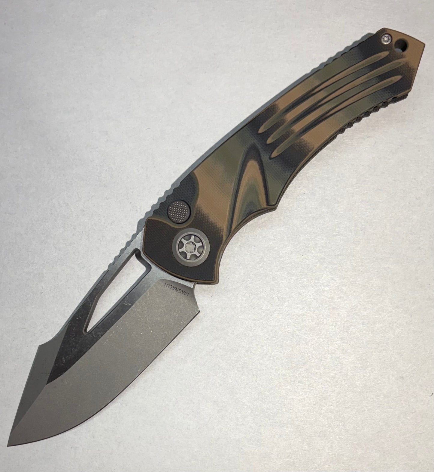 Heretic Pariah-Manual-Drop Point-Battleworn-Tri Camo G10-H046-5A-G10/Camo